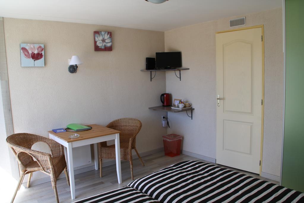 La Perle Du Lot Bed and Breakfast Castelnau-Montratier Εξωτερικό φωτογραφία